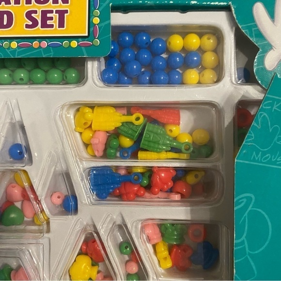 Vintage Disney Vacation Bead Set NEW Parks Land World Souvenir Castle Epcot Ball - Picture 7 of 8